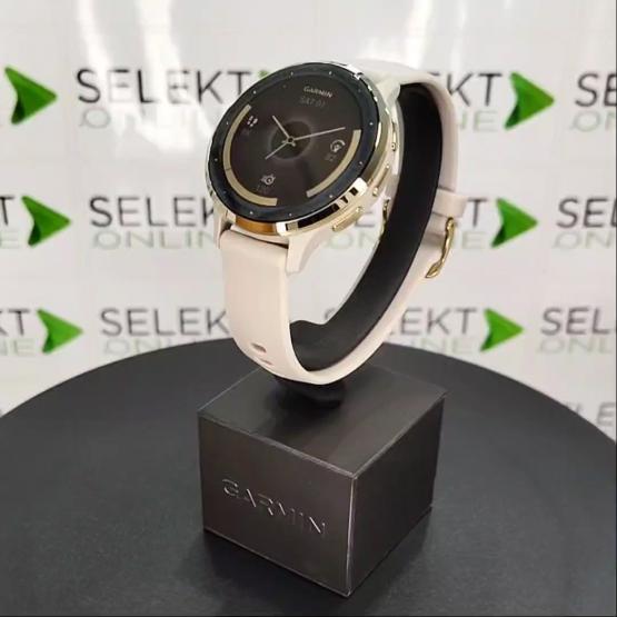 Garmin Venu 3S Piaskowy French Gray z paskiem silikonowym i jasnozłoty Soft Gold bezel [010-02785-02] (2)