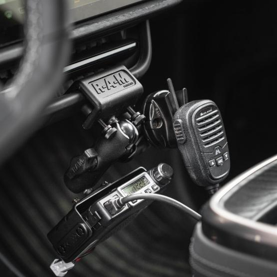 RAM Mounts RAM-B-259U podstawa montowana do krawędzi płaskich powierzchni z 1 calową głowicą obrotową (3)