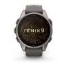 mini: Garmin Fenix 9 Standard - 43mm Tytanowy z silikonowym paskiem w kolorze Pebble Gray [010-04761-11] (2)
