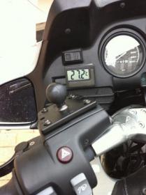 Obrazek 2 dla: RAM Mounts RAMB345U uchwyt montowany na pokrywę zbiornika płynu hamulcowego w motocyklu